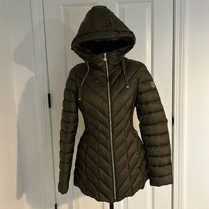 Fitted puffy jacket XS Bernardo dark olive green